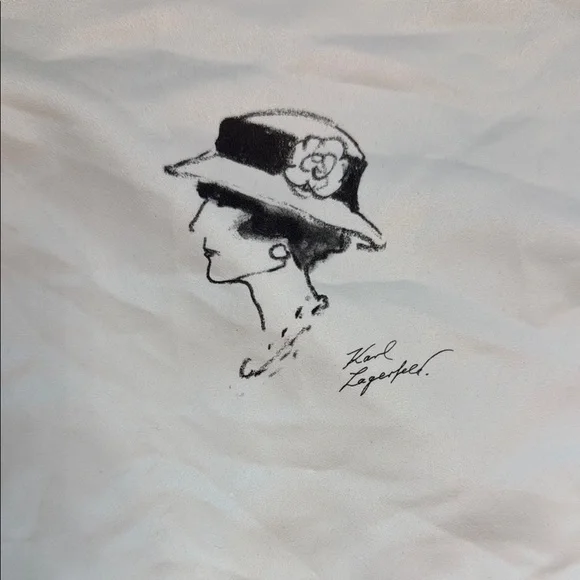 Chanel + Karl Lagerfeld White and Black Quilt Design Bag Cover - Picture 3 of 6